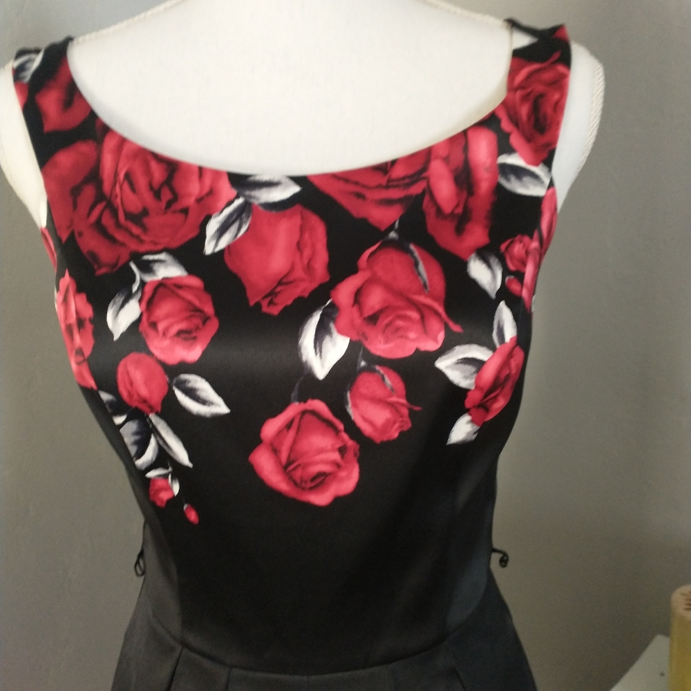 White House Black Market dress. B - Picture 3 of 12